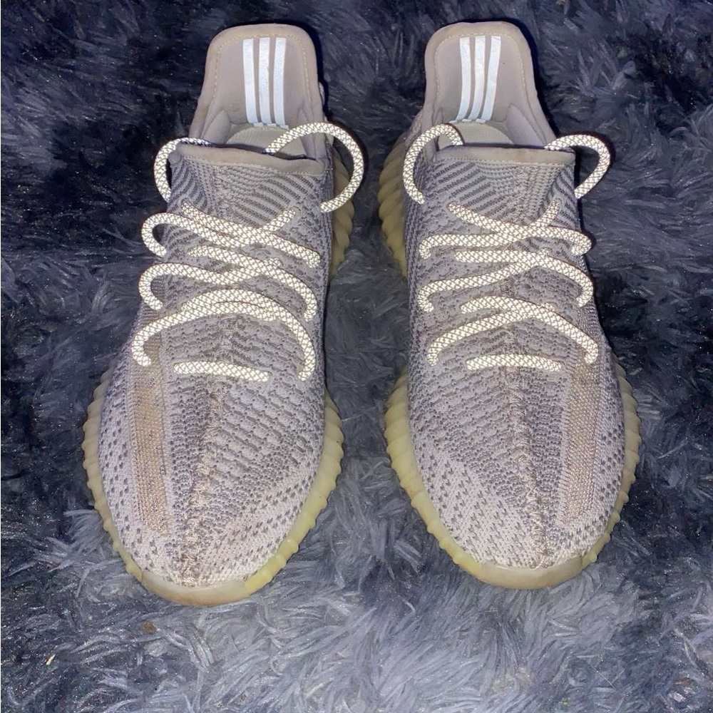 Yeezy 350 v2 “Lundmark reflective”